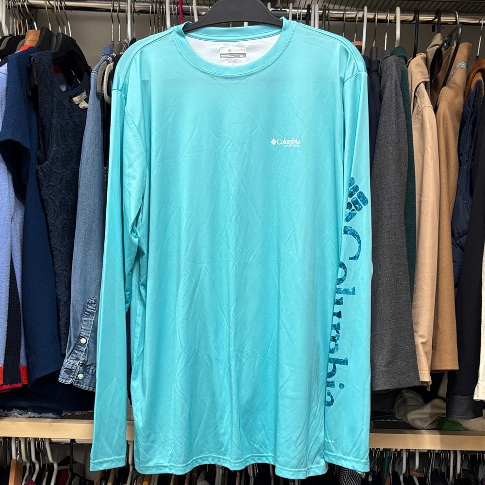 Columbia Men's performance blue Long Sleeve shirt